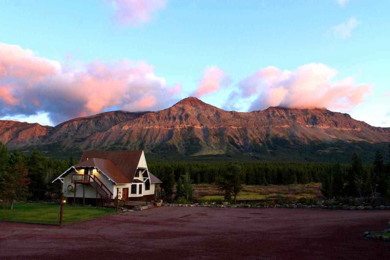 Summit Mountain Lodge And Steakhouse East Glacier Park Village Exterior photo