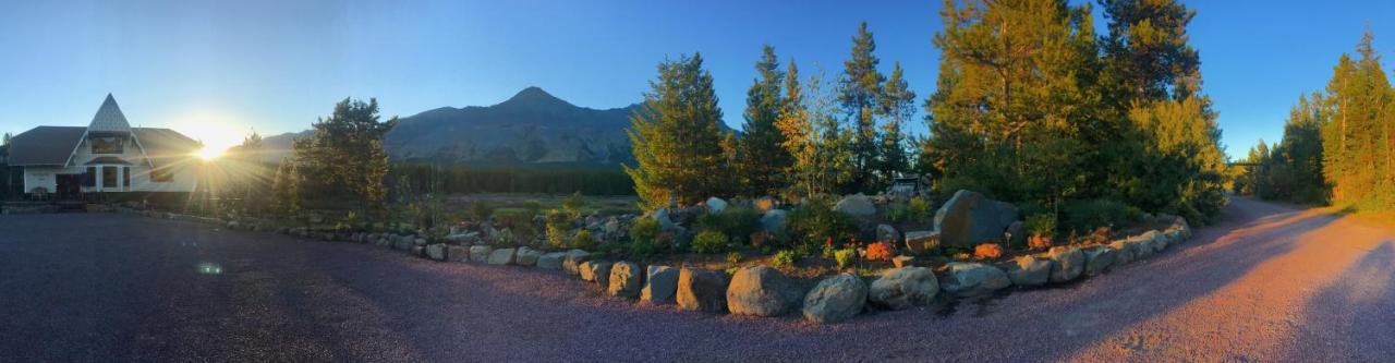 Summit Mountain Lodge And Steakhouse East Glacier Park Village Exterior photo